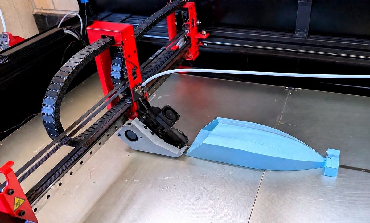 Modix BIG Gen5 büyük format FFF sisteminde 45 derece baskı uygulaması